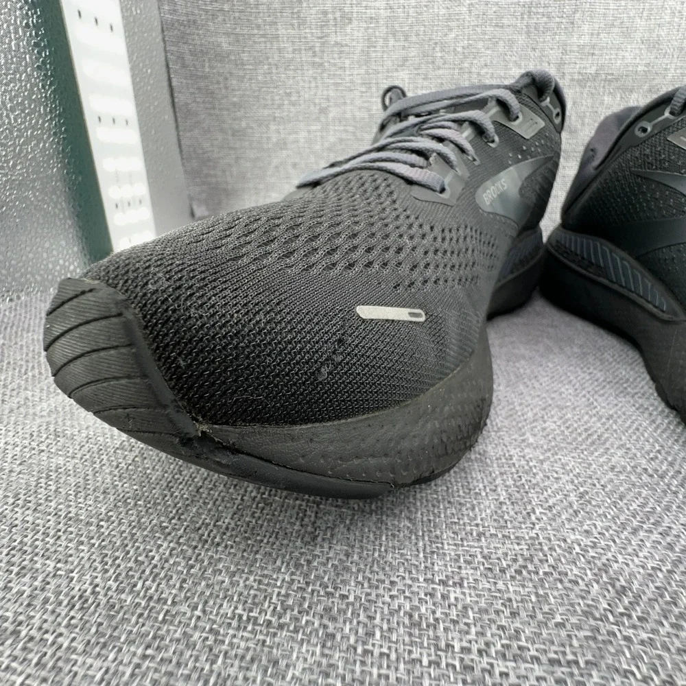 Brooks fair preowned